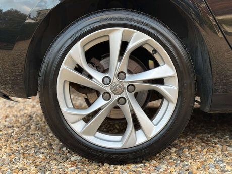 Vauxhall Astra 1.4 Astra SRi Nav T 5dr 28