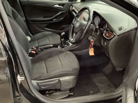 Vauxhall Astra 1.4 Astra SRi Nav T 5dr 8
