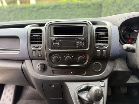 Vauxhall Vivaro 1.6 Vivaro  2700 CDTI 14