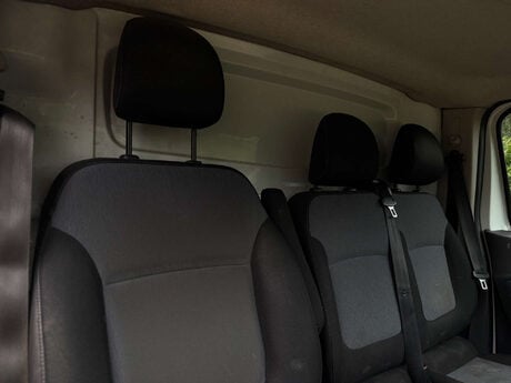 Vauxhall Vivaro 1.6 Vivaro  2700 CDTI 15