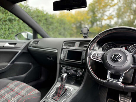 Volkswagen Golf 2.0 Golf GTi Performance Semi-Auto 3dr 26