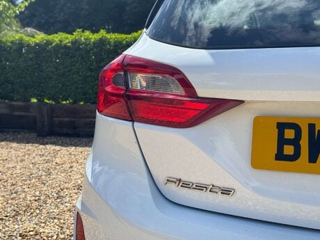 Ford Fiesta 1.0T EcoBoost ST-Line Euro 6 (s/s) 3dr 28