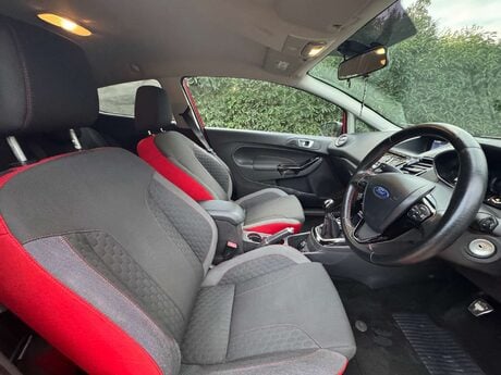 Ford Fiesta 1.0 Fiesta Zetec S Red Edition 3dr 23
