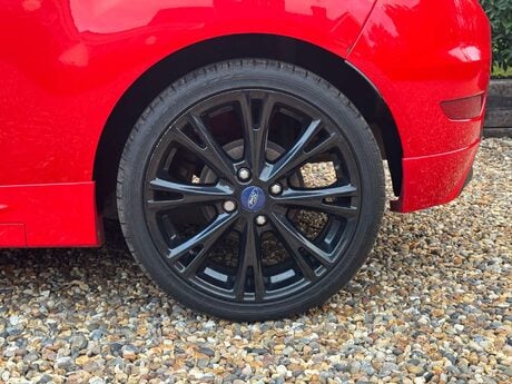 Ford Fiesta 1.0 Fiesta Zetec S Red Edition 3dr 35