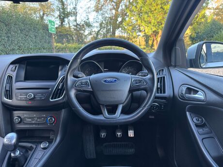 Ford Focus 1.0 Focus ST-Line 5dr 40