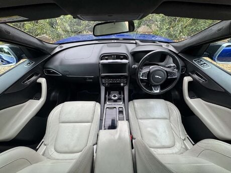 Jaguar F-Pace 3.0 F-Pace V6 First Edition AWD D Auto 4WD 5dr 19