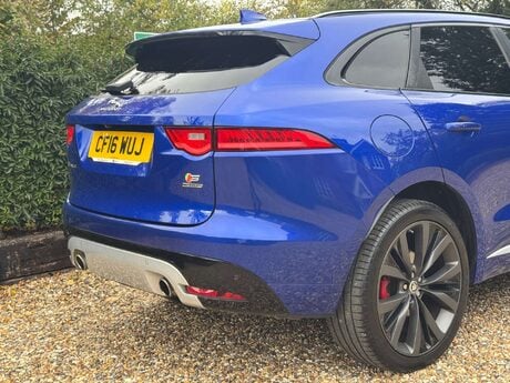Jaguar F-Pace 3.0 F-Pace V6 First Edition AWD D Auto 4WD 5dr 26