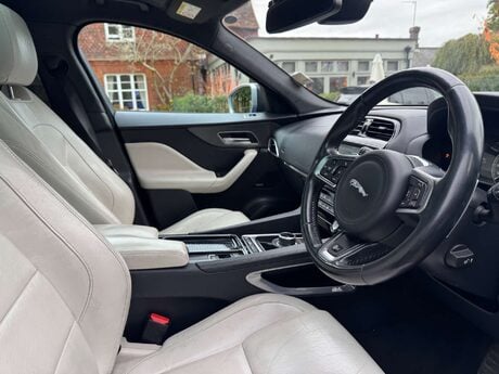 Jaguar F-Pace 3.0 F-Pace V6 First Edition AWD D Auto 4WD 5dr 59