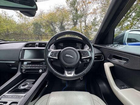 Jaguar F-Pace 3.0 F-Pace V6 First Edition AWD D Auto 4WD 5dr 22