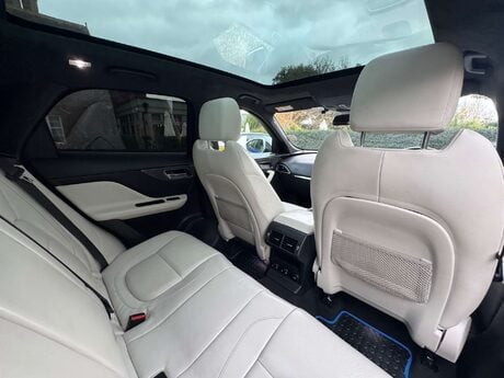 Jaguar F-Pace 3.0 F-Pace V6 First Edition AWD D Auto 4WD 5dr 4