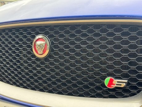 Jaguar F-Pace 3.0 F-Pace V6 First Edition AWD D Auto 4WD 5dr 13