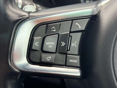 Jaguar F-Pace 3.0 F-Pace V6 First Edition AWD D Auto 4WD 5dr 33