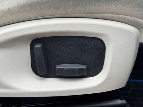 Jaguar F-Pace 3.0 F-Pace V6 First Edition AWD D Auto 4WD 5dr 4