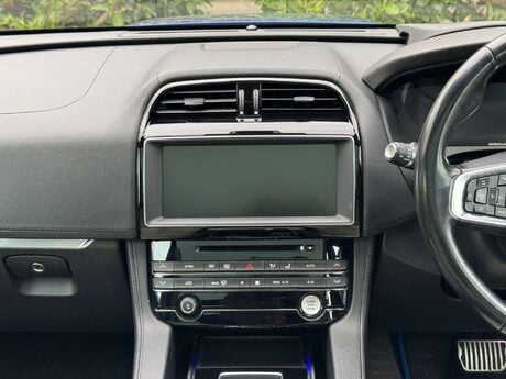 Jaguar F-Pace 3.0 F-Pace V6 First Edition AWD D Auto 4WD 5dr 16
