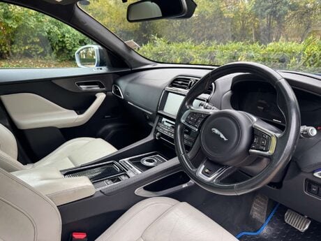 Jaguar F-Pace 3.0 F-Pace V6 First Edition AWD D Auto 4WD 5dr 50
