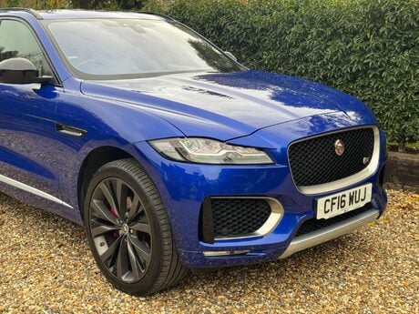 Jaguar F-Pace 3.0 F-Pace V6 First Edition AWD D Auto 4WD 5dr 38