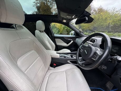 Jaguar F-Pace 3.0 F-Pace V6 First Edition AWD D Auto 4WD 5dr 32