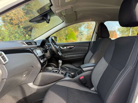 Nissan Qashqai 1.5 Qashqai Acenta Premium dCi 5dr 18