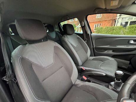 Renault Clio 1.5 Clio Iconic dCi 5dr 17
