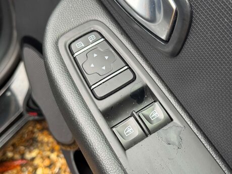 Renault Clio 1.5 Clio Iconic dCi 5dr 25