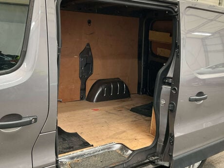 Renault Trafic 1.6 Trafic SL27 Sport Nav dCi 7