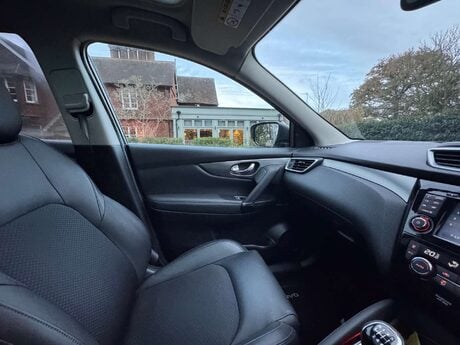 Nissan Qashqai 1.2 Qashqai Tekna DiG-T 5dr 37