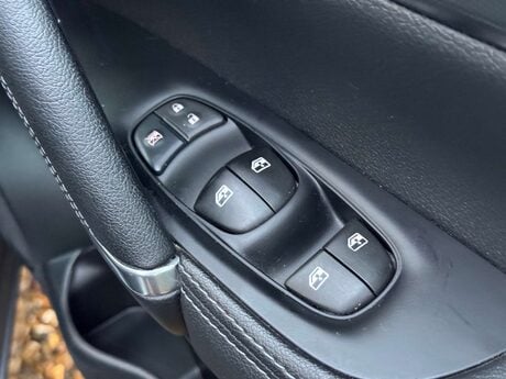 Nissan Qashqai 1.2 Qashqai Tekna DiG-T 5dr 30