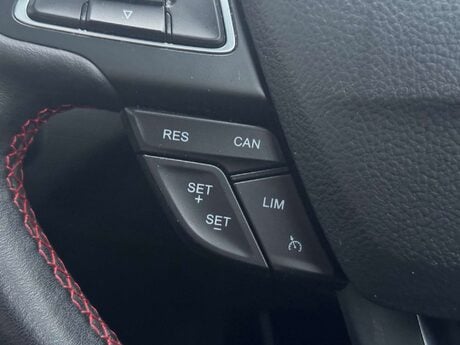 Ford Kuga 1.5 Kuga ST-Line X TDCi 5dr 12