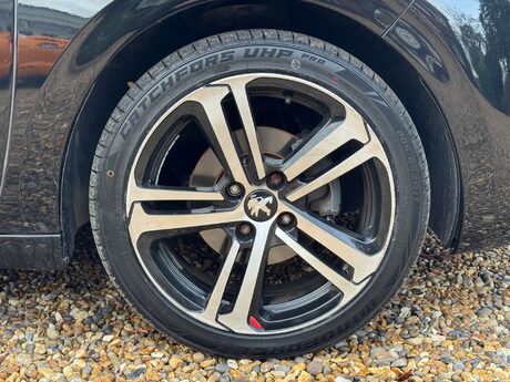 Peugeot 208 1.2 208 GT Line S/S 5dr 24