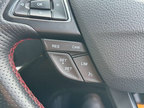 Ford Kuga 1.5 Kuga ST-Line 5dr 29