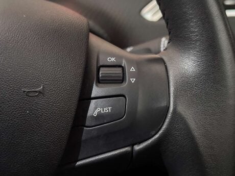 Peugeot 208 1.2 208 Signature PureTech S/S 5dr 11