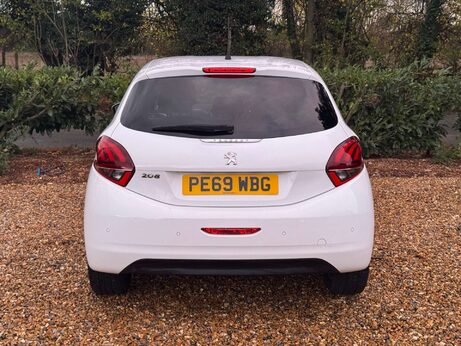 Peugeot 208 1.2 208 Signature PureTech S/S 5dr 4