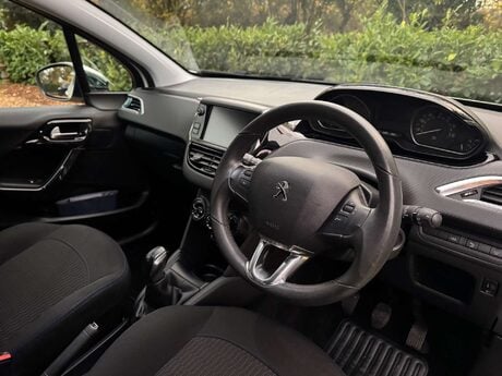 Peugeot 208 1.2 208 Signature PureTech S/S 5dr 36