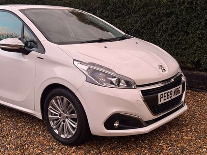 Peugeot 208 1.2 208 Signature PureTech S/S 5dr