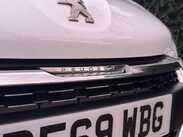 Peugeot 208 1.2 208 Signature PureTech S/S 5dr 8