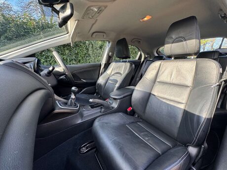 Honda Civic 1.6 Civic i-DTec EX 5dr 23