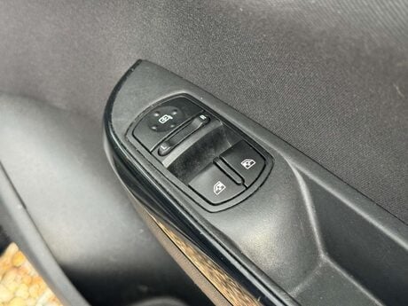 Vauxhall Corsa 1.4 Corsa Energy AC ecoFLEX 3dr 26