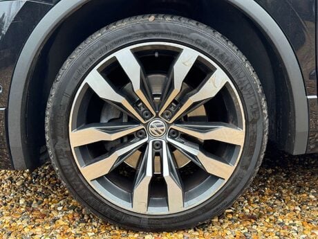 Volkswagen Tiguan 2.0 Tiguan R-Line Tech TDI 4Motion Semi-Auto 4WD 5dr 34