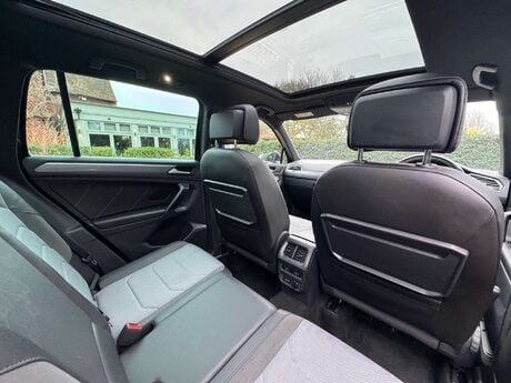 Volkswagen Tiguan 2.0 Tiguan R-Line Tech TDI 4Motion Semi-Auto 4WD 5dr 15