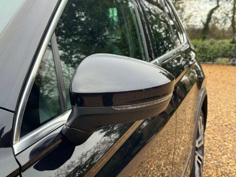 Volkswagen Tiguan 2.0 Tiguan R-Line Tech TDI 4Motion Semi-Auto 4WD 5dr 22