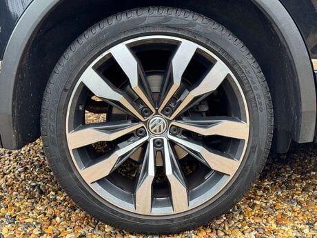 Volkswagen Tiguan 2.0 Tiguan R-Line Tech TDI 4Motion Semi-Auto 4WD 5dr 32
