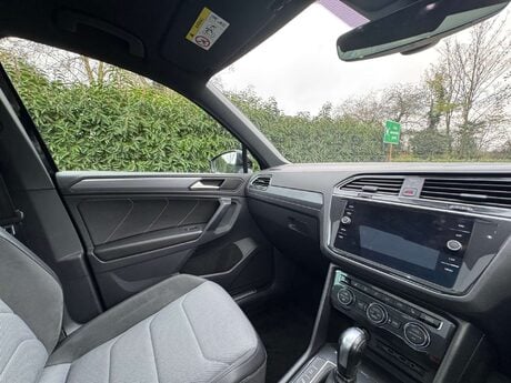 Volkswagen Tiguan 2.0 Tiguan R-Line Tech TDI 4Motion Semi-Auto 4WD 5dr 12
