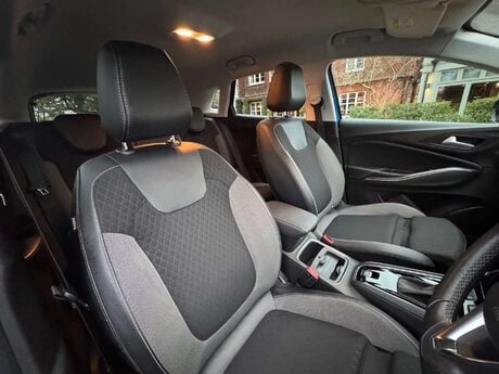 Vauxhall Grandland X 1.2 Grandland X Sport Nav T S/S Auto 5dr 35