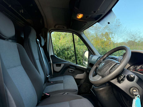 Renault Trucks Uk Master 2.3 Master 35 MWB 10