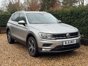 Volkswagen Tiguan 2.0 Tiguan SE Nav TDI BlueMotion Technology 4Motion 4WD 5dr 1