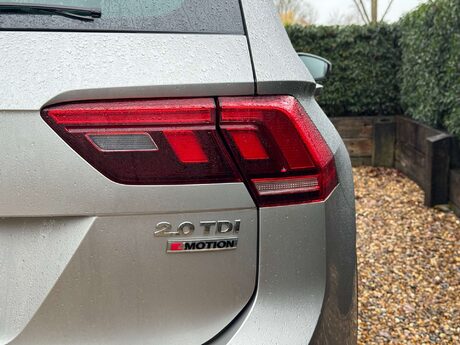 Volkswagen Tiguan 2.0 Tiguan SE Nav TDI BlueMotion Technology 4Motion 4WD 5dr 10