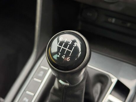 Volkswagen Tiguan 2.0 Tiguan SE Nav TDI BlueMotion Technology 4Motion 4WD 5dr 36