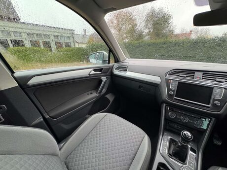Volkswagen Tiguan 2.0 Tiguan SE Nav TDI BlueMotion Technology 4Motion 4WD 5dr 29