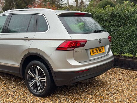 Volkswagen Tiguan 2.0 Tiguan SE Nav TDI BlueMotion Technology 4Motion 4WD 5dr 9