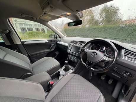 Volkswagen Tiguan 2.0 Tiguan SE Nav TDI BlueMotion Technology 4Motion 4WD 5dr 33